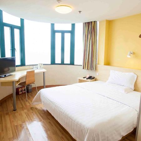 7Days Inn Zhongshan San Xiang Market Чжуншань Номер фото