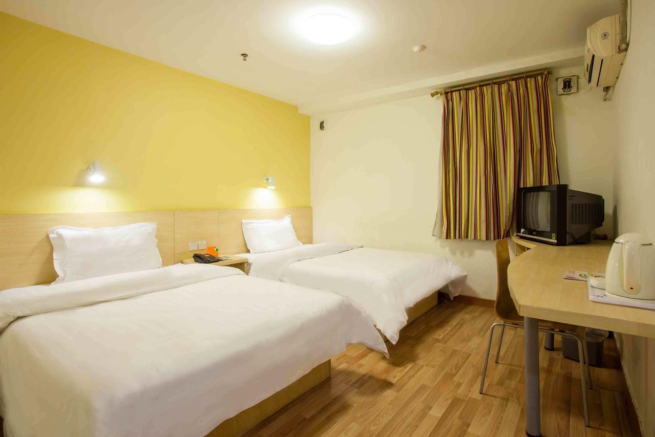 7Days Inn Zhongshan San Xiang Market Чжуншань Номер фото