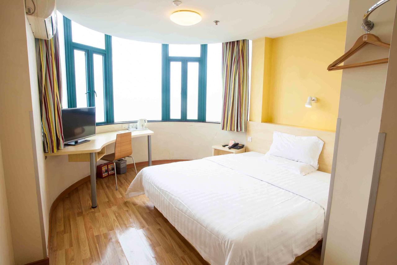 7Days Inn Zhongshan San Xiang Market Чжуншань Номер фото